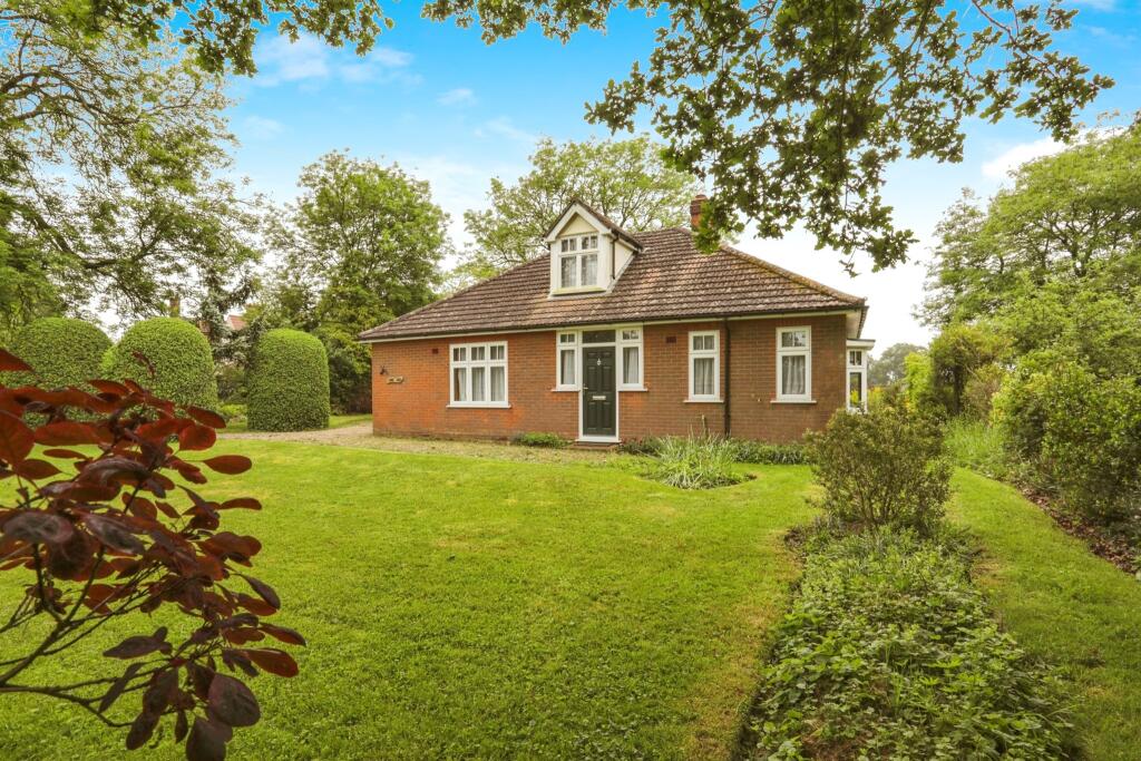 2 bedroom detached bungalow for sale in Monk Soham, Woodbridge, IP13