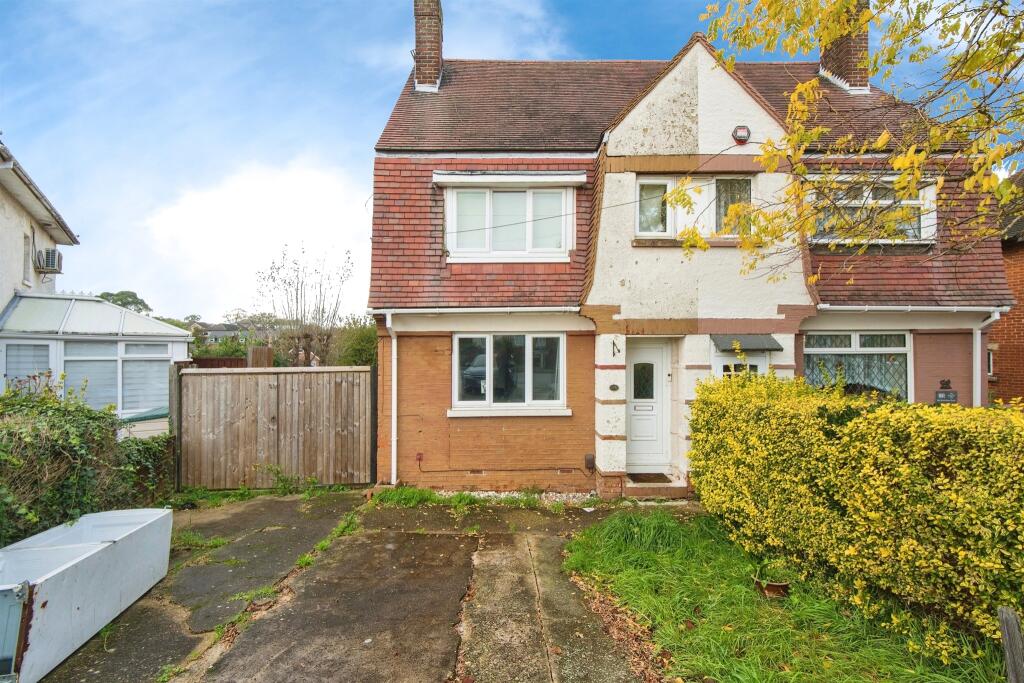 4 bedroom semi-detached house for sale in Blackthorn Road, Southampton, SO19