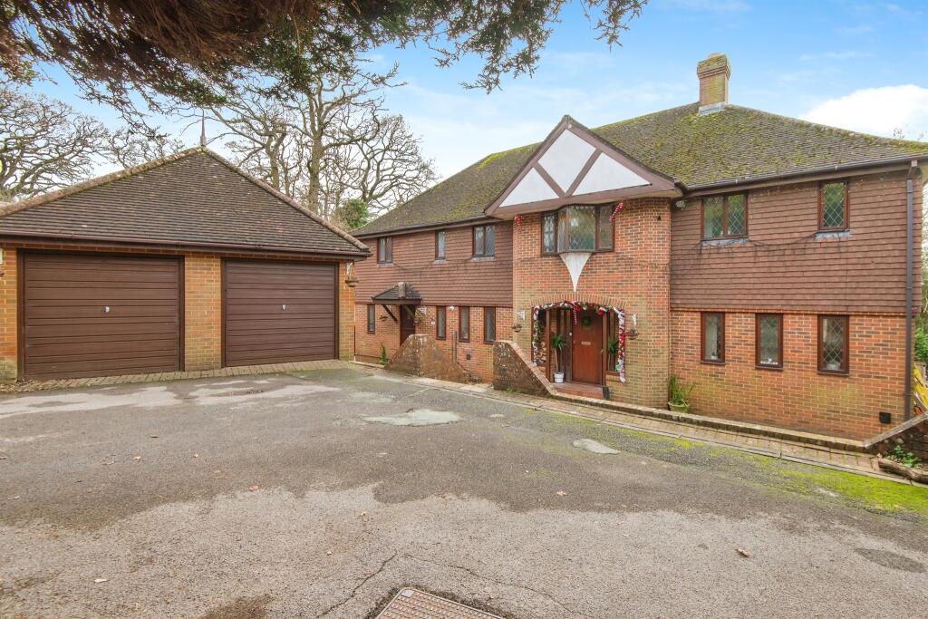 5 bedroom detached house for sale in Cobden Avenue, Southampton, SO18