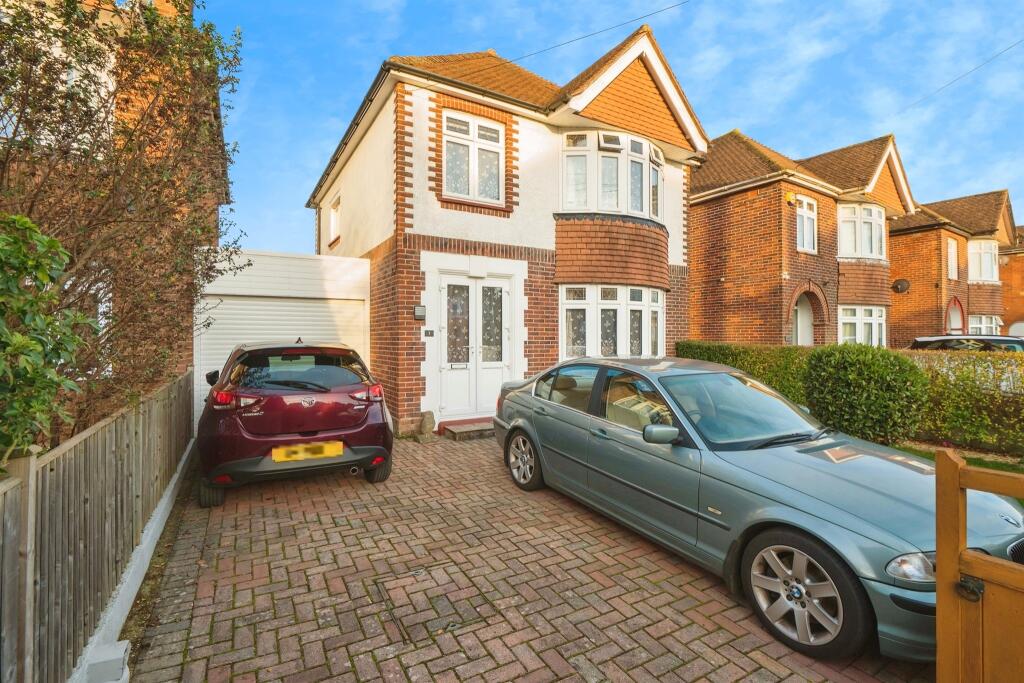 3 bedroom detached house for sale in Margam Avenue, Southampton, SO19