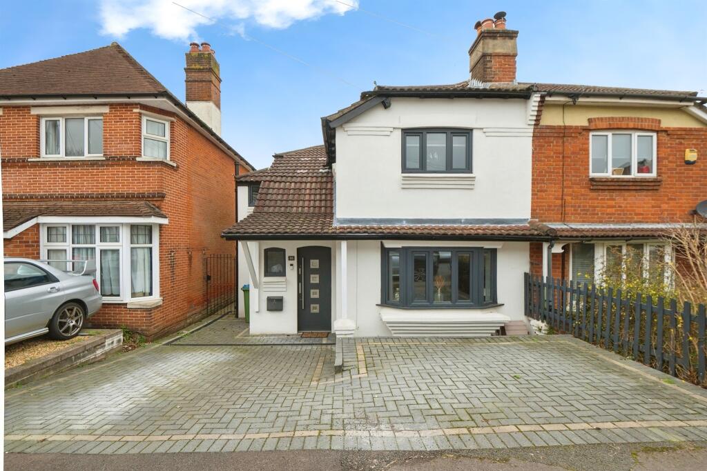 3 bedroom semi-detached house for sale in Newton Road, Southampton, SO18