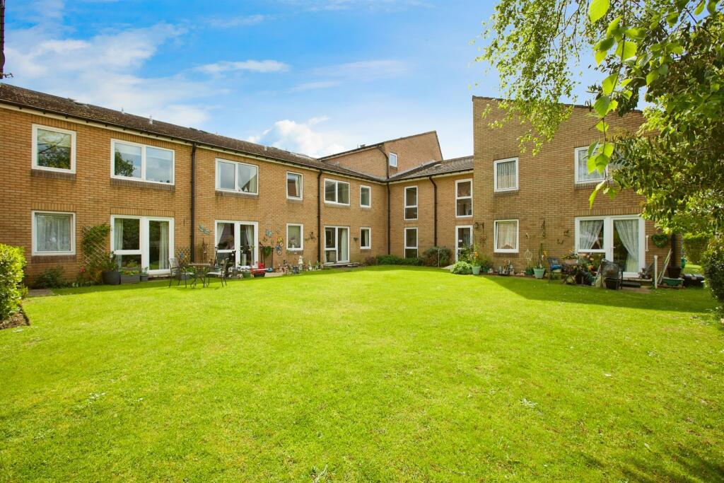 1 bedroom retirement property for sale in Mersham Gardens, Southampton