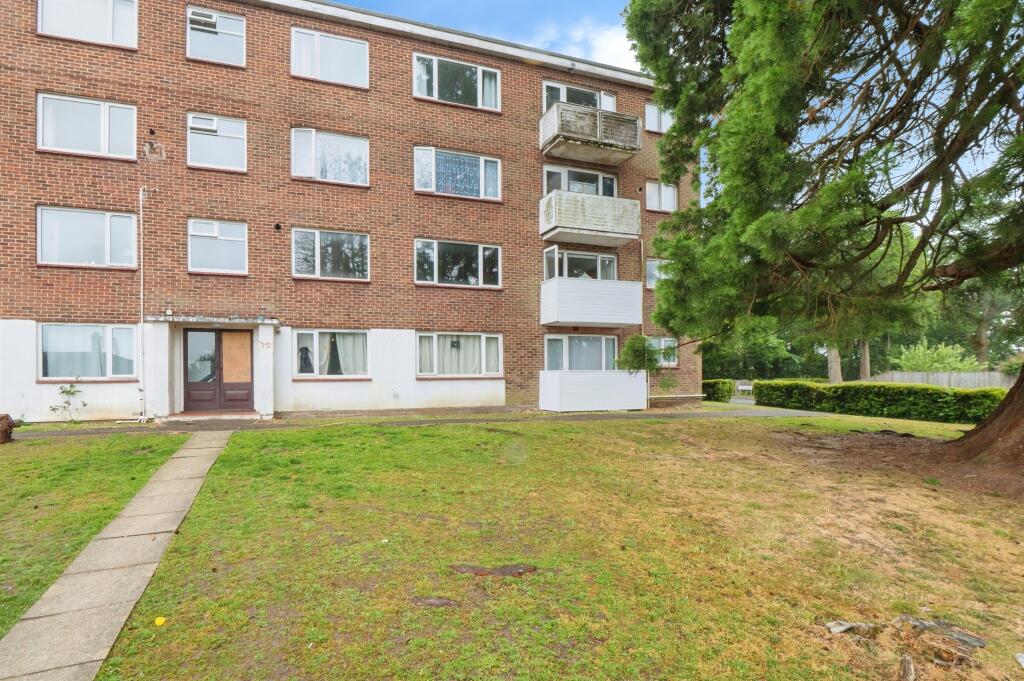 Main image of property: West End Road, Southampton