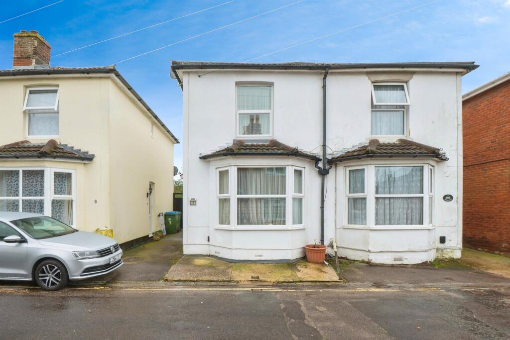 3 bedroom semi-detached house for sale in Surrey Road, Southampton, SO19