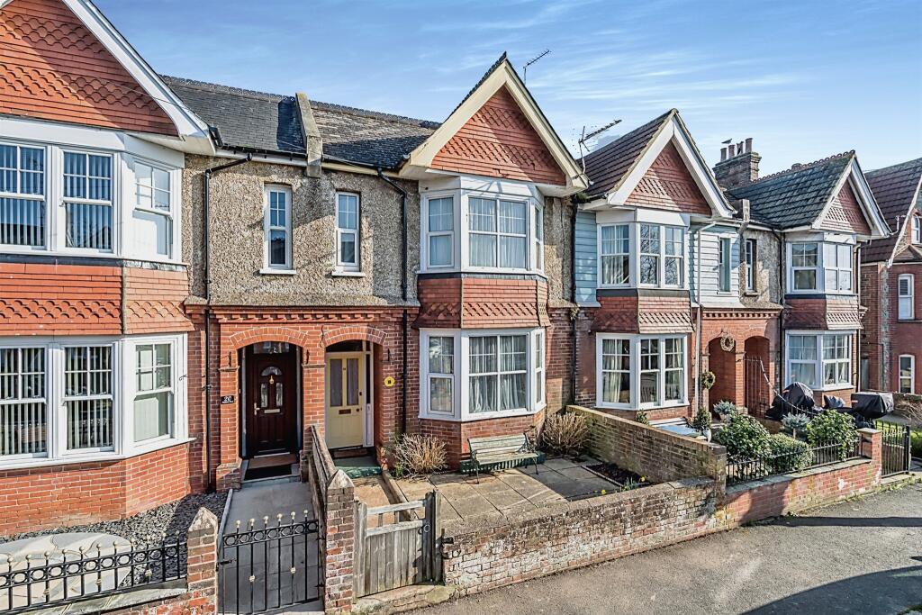 4 bedroom terraced house for sale in Highfield Road, Bognor Regis, PO22