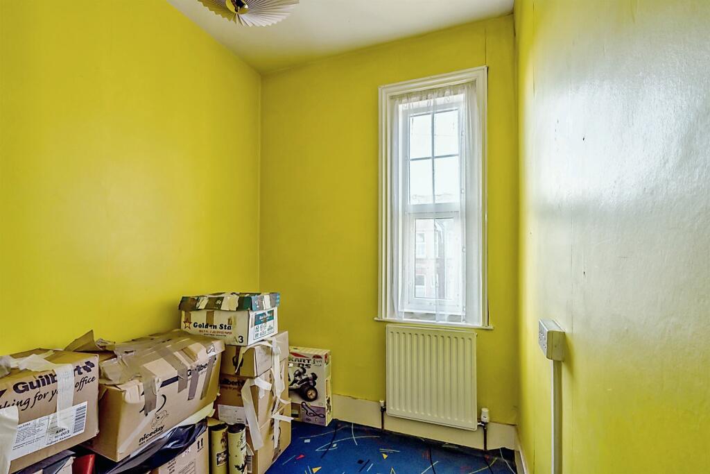 4 bedroom terraced house for sale in Highfield Road, Bognor Regis, PO22