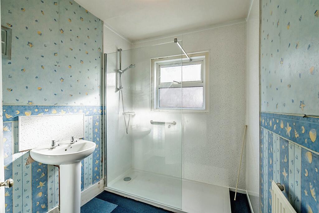 4 bedroom terraced house for sale in Highfield Road, Bognor Regis, PO22