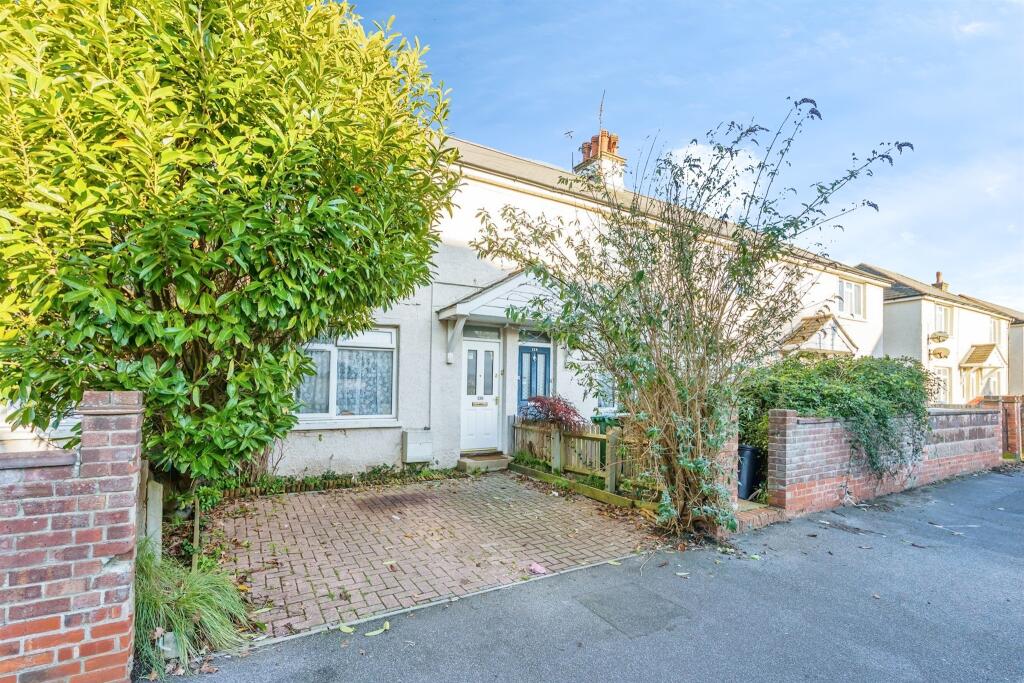 2 bedroom flat for sale in Gravits Lane, Bognor Regis, PO21