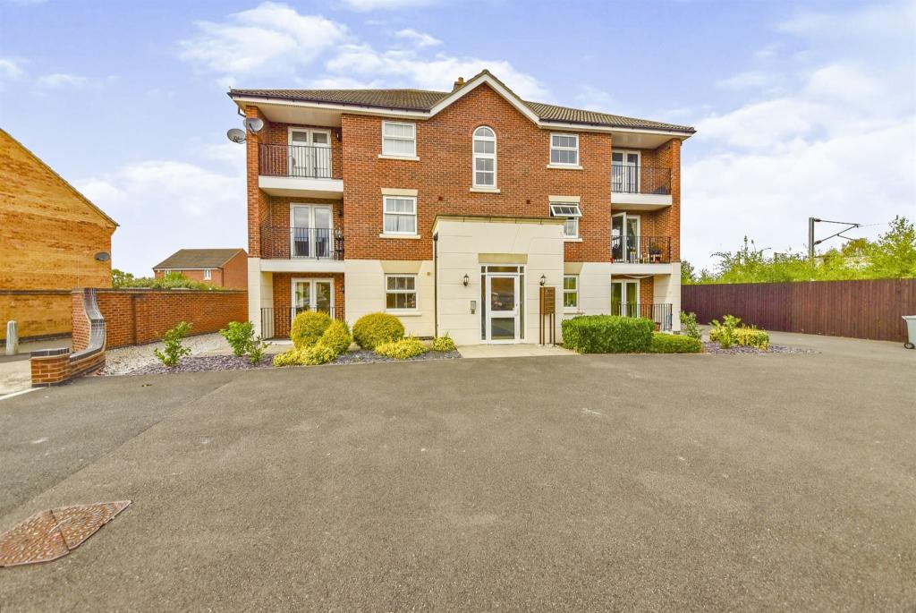 2 bedroom apartment for sale in Hudson Way, Grantham, NG31