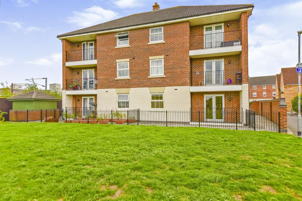 2 bedroom apartment for sale in Hudson Way, Grantham, NG31