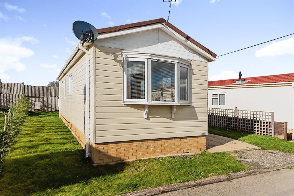 2 bedroom park home for sale in Cheveley Park, Grantham, NG31