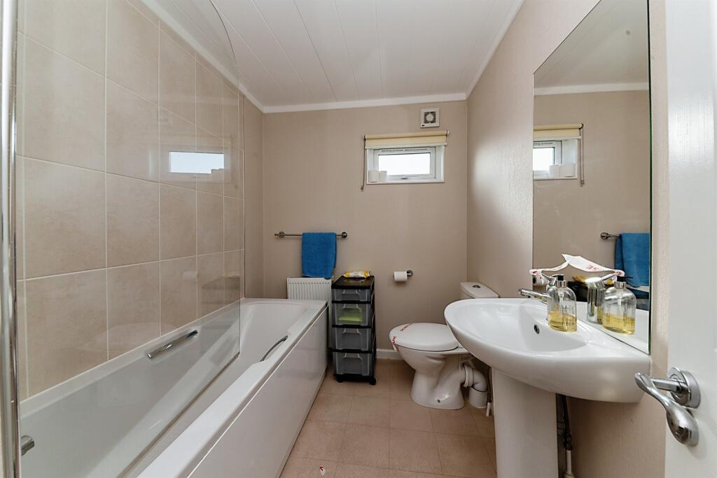 2 bedroom park home for sale in Cheveley Park, Grantham, NG31