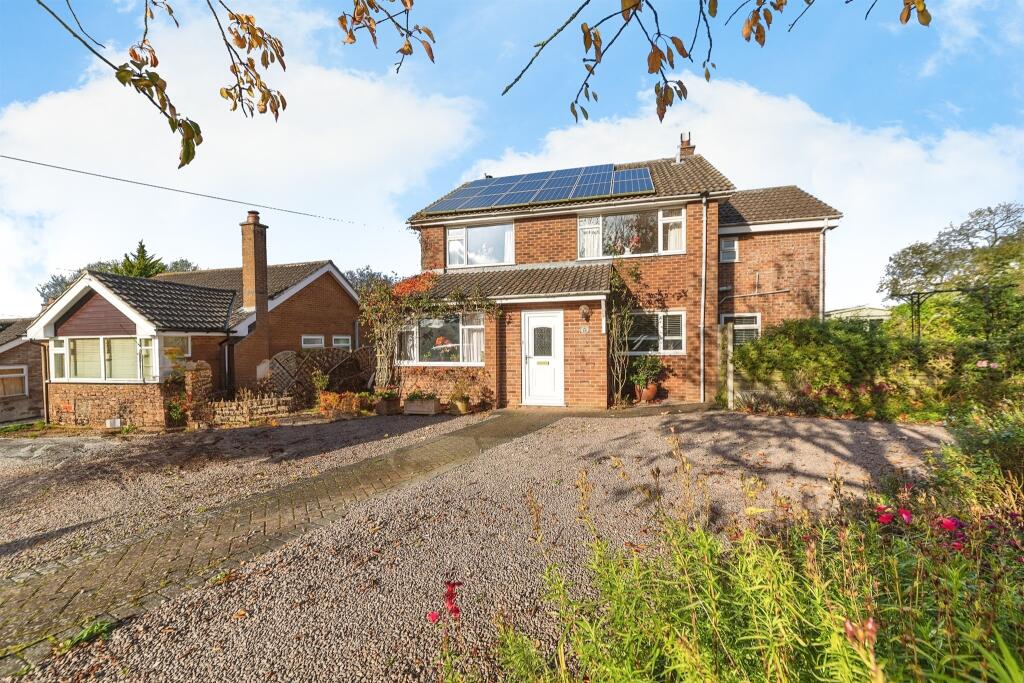 5 bedroom detached house for sale in Paddock Close, Ropsley, Grantham, NG33