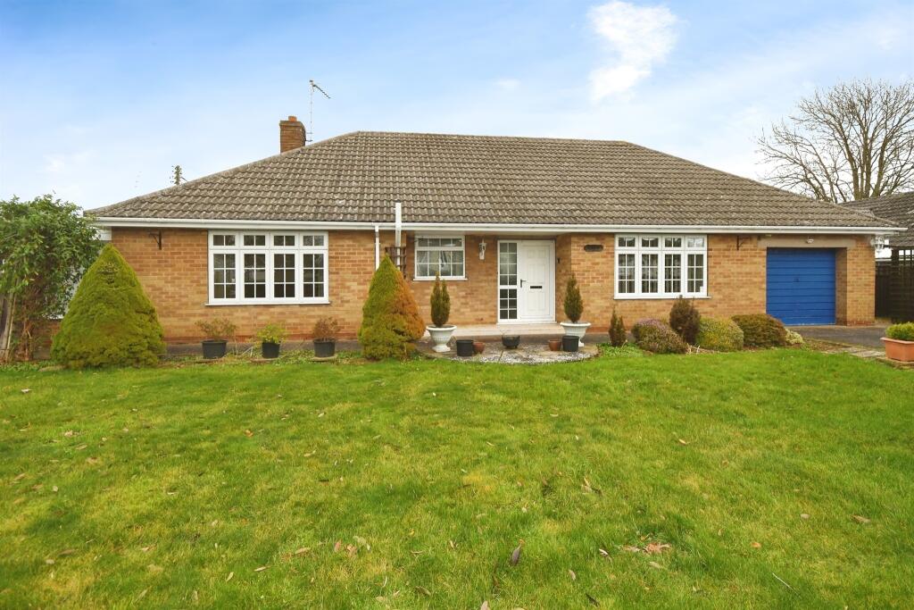 2 bedroom detached bungalow for sale in South Heath Lane, Fulbeck