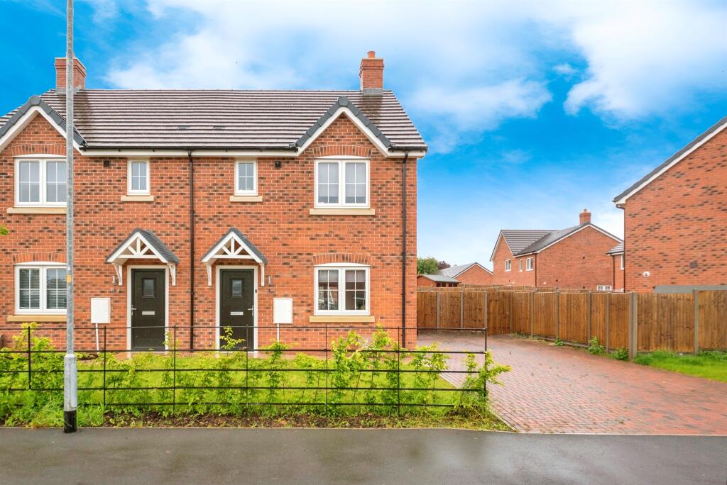 3 bedroom semidetached house for sale in Morris Road, Barrowby