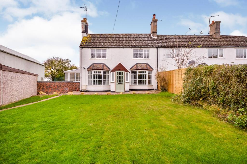 4 bedroom semidetached house for sale in Allington Lane, Foston