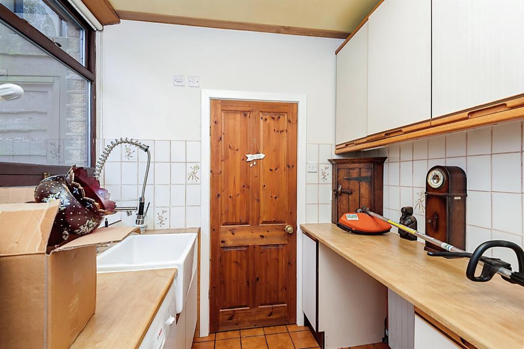 4 bedroom semidetached house for sale in Plane Tree Nest Lane