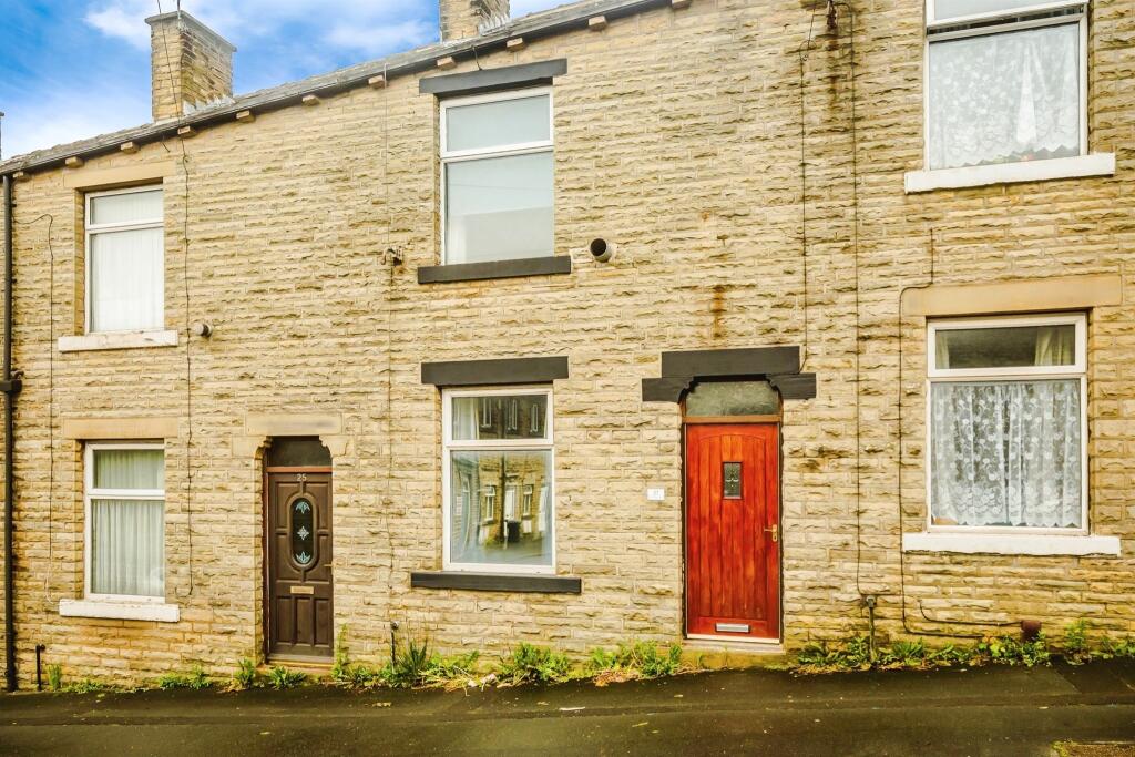 2 bedroom terraced house for sale in Wainhouse Road, Halifax, HX1