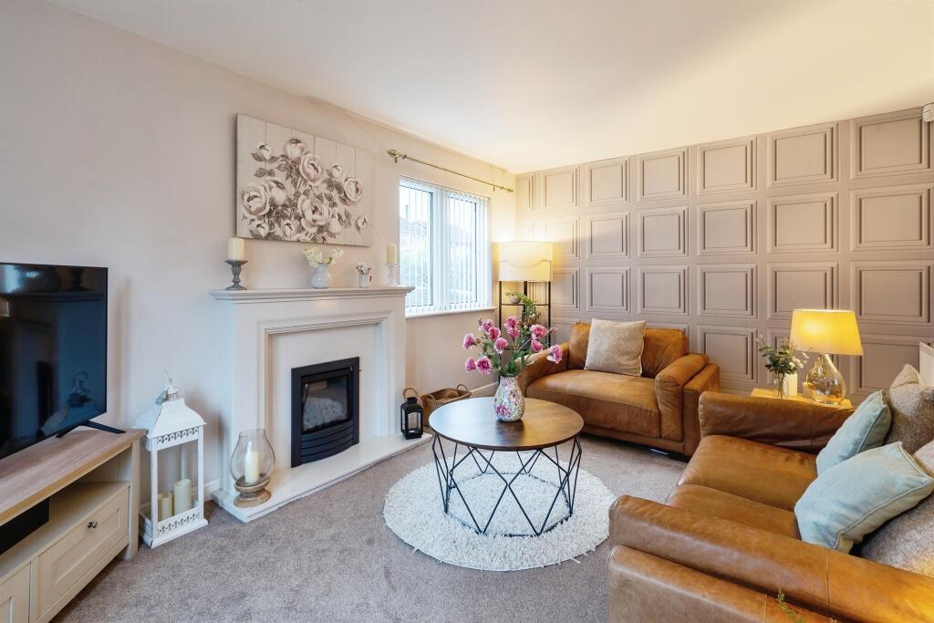 Additional property image - Pennine Close, Queensbury, Bradford