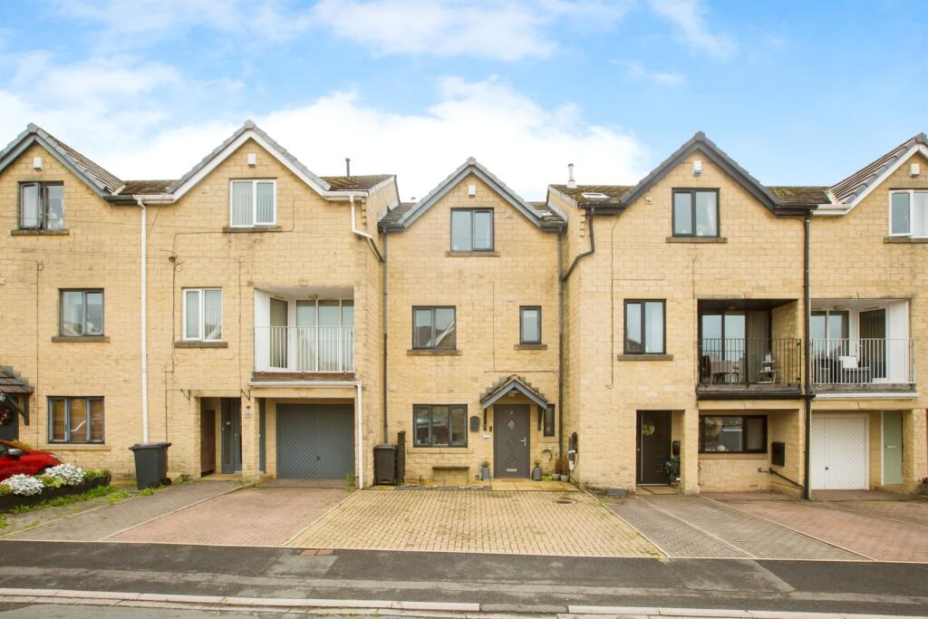 5 bedroom town house