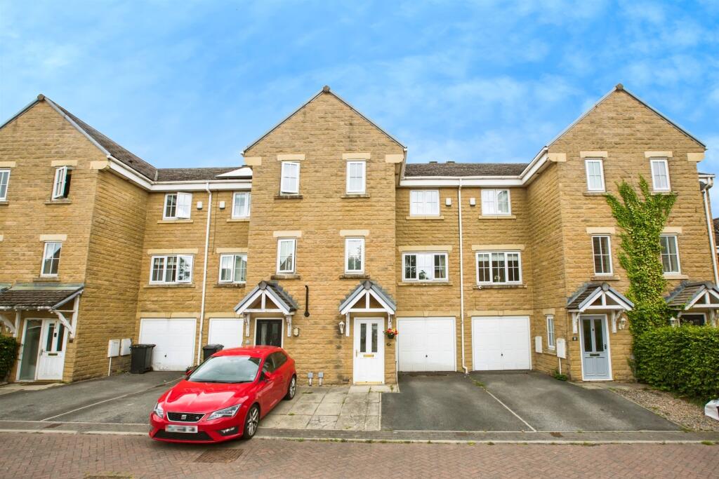 Main image of property: Oakwood Gardens, HALIFAX
