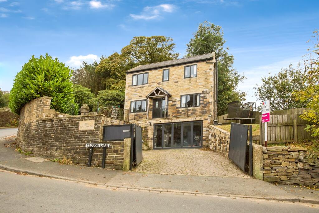 4 bedroom detached house