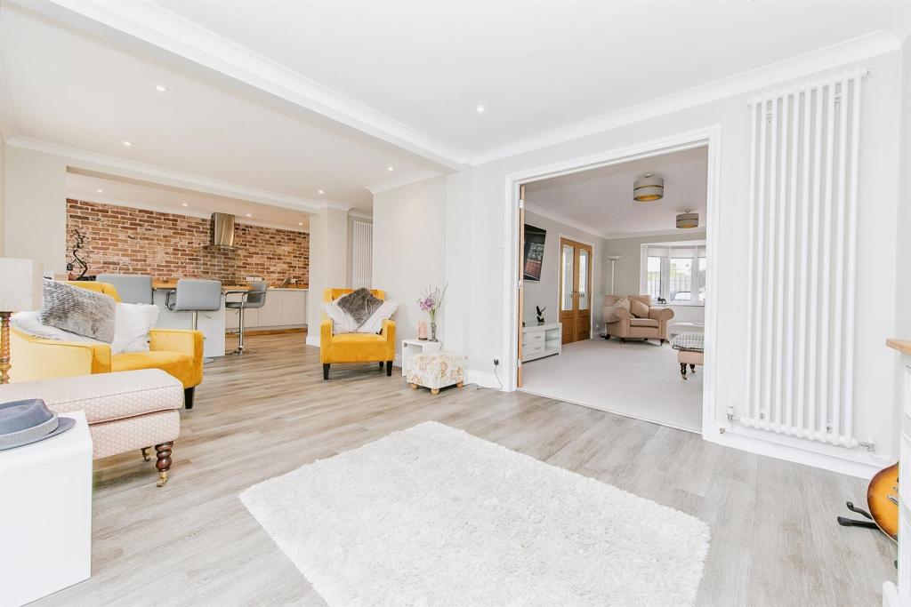 4 bedroom detached house for sale in Summerfields, Sible Hedingham