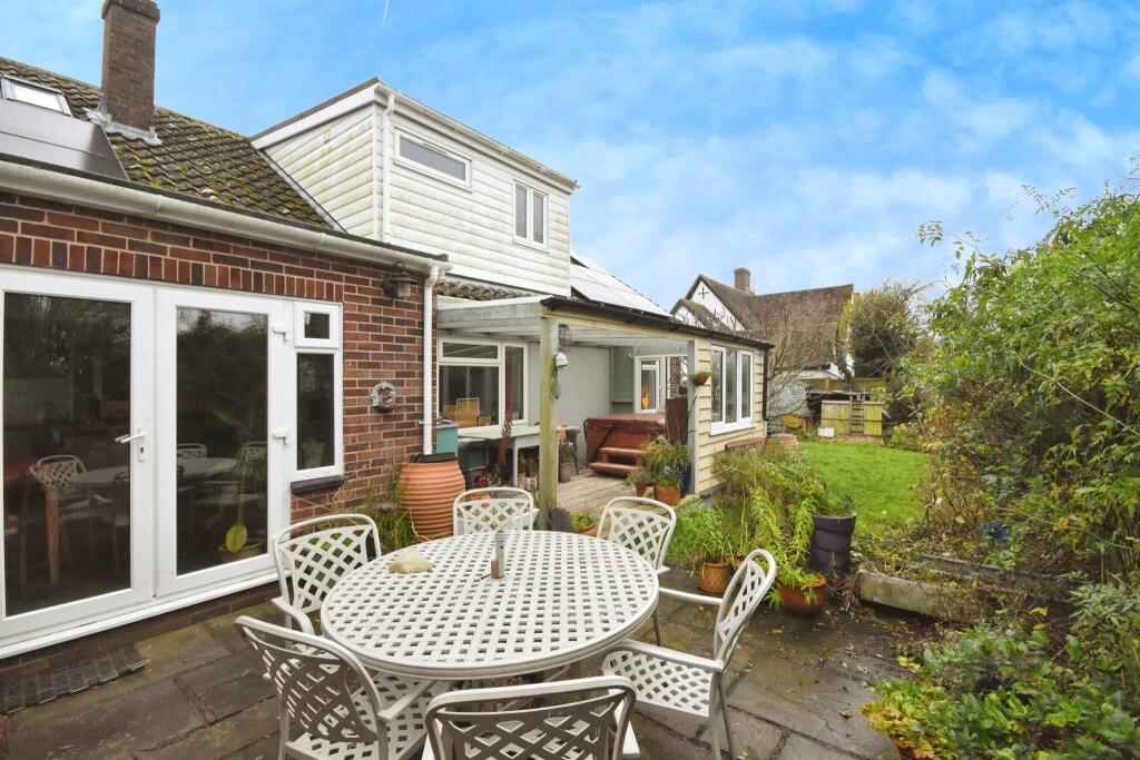 Additional property image - Cross End, Pebmarsh, Halstead