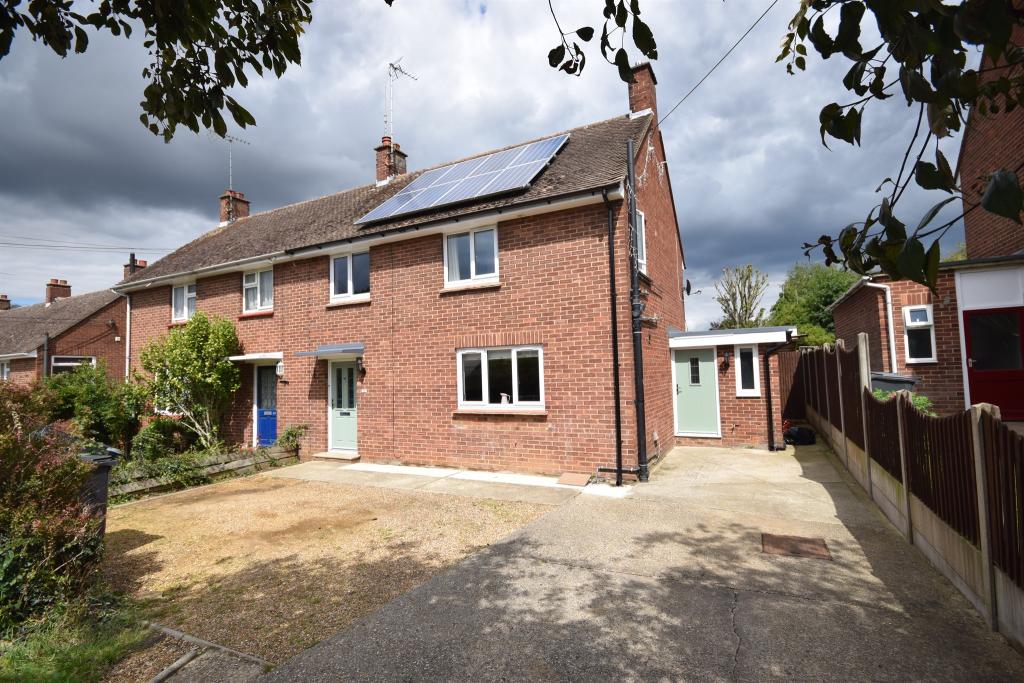 4 bedroom semidetached house for sale in Brook Meadow, Sible Hedingham