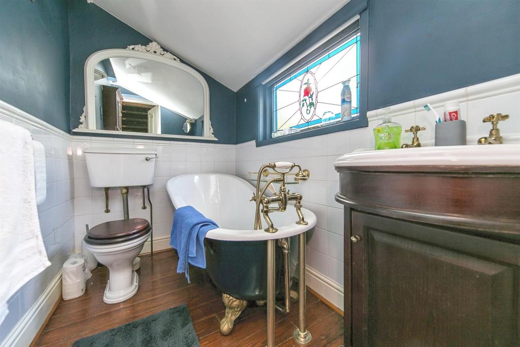 3 bedroom detached bungalow for sale in Harwich Road, Great Oakley