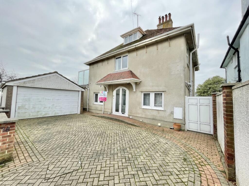 4 bedroom detached house for sale in St. Avenue, Harwich, CO12