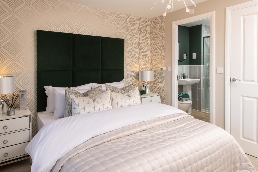 Additional property image - Languard View, Low Road, Harwich
