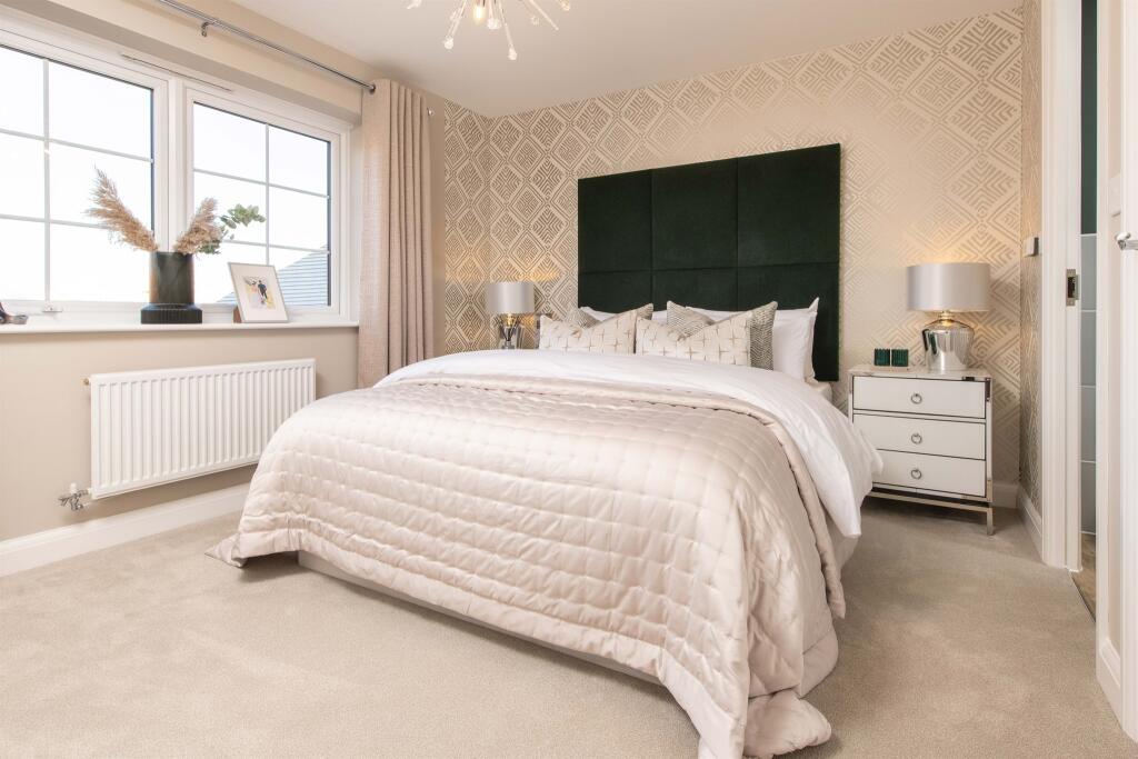 Additional property image - Languard View, Low Road, Harwich