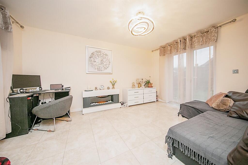 Additional property image - Rose Gardens, Harwich