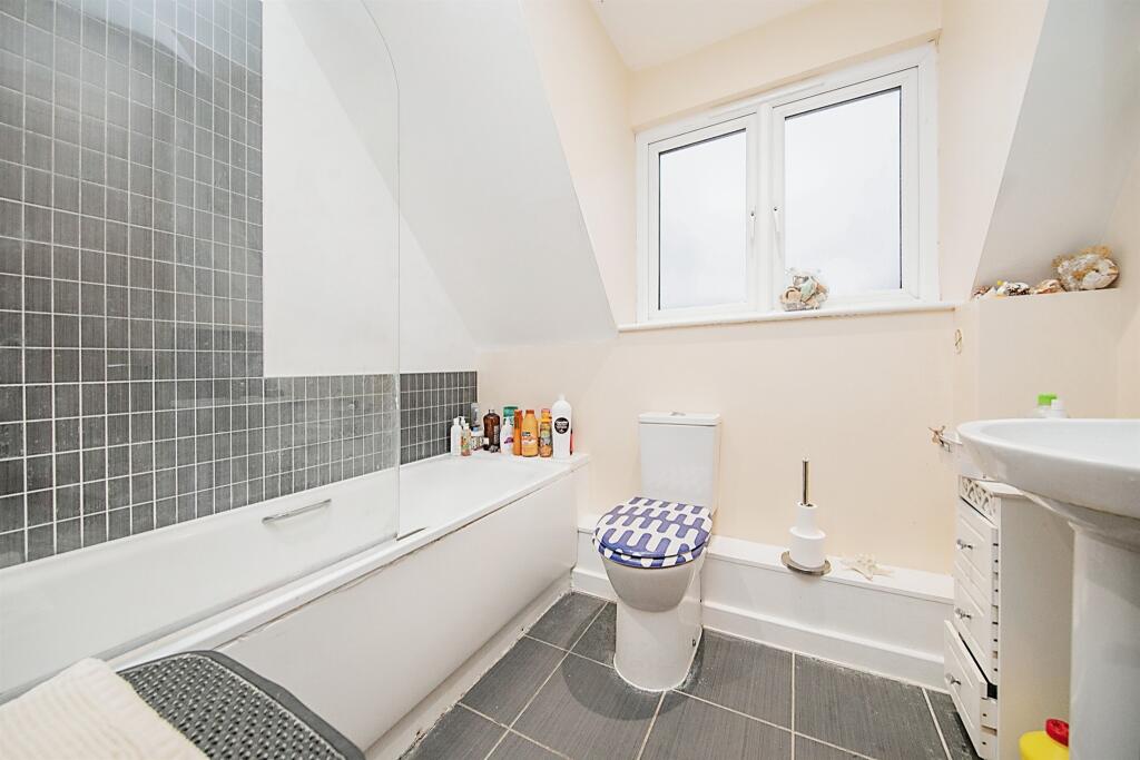 Additional property image - Rose Gardens, Harwich
