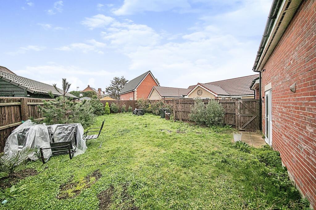 Additional property image - Rose Gardens, Harwich