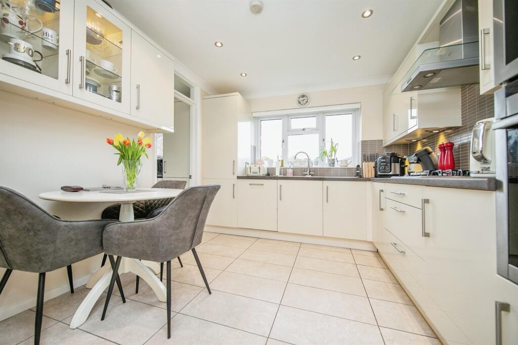 Additional property image - Whinfield Avenue, Dovercourt, Harwich