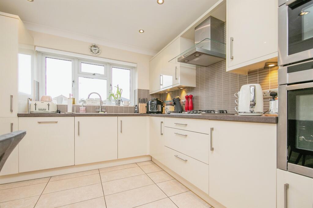 Additional property image - Whinfield Avenue, Dovercourt, Harwich
