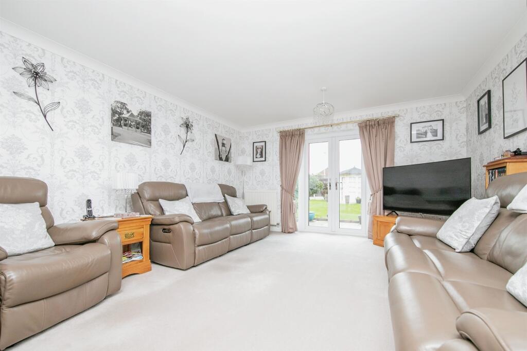 Additional property image - Whinfield Avenue, Dovercourt, Harwich