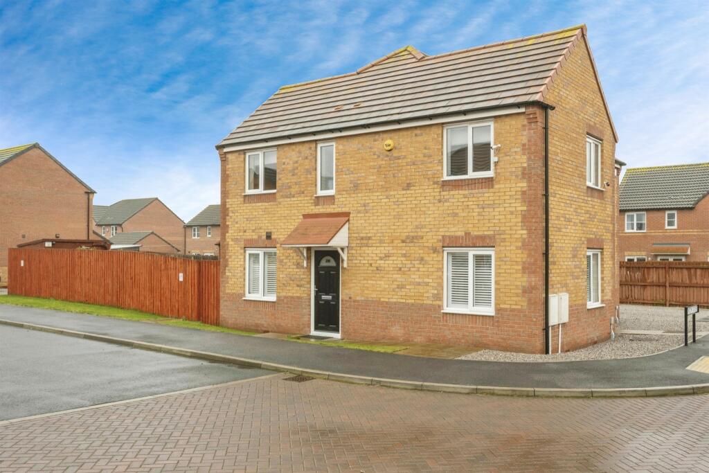 3 bedroom semidetached house for sale in Thorncliffe Drive, Stainforth, Doncaster, DN7