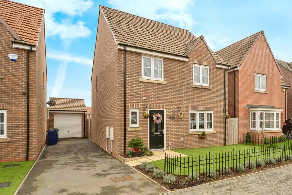 4 bedroom detached house for sale in Pippin Way, Hatfield, Doncaster, DN7