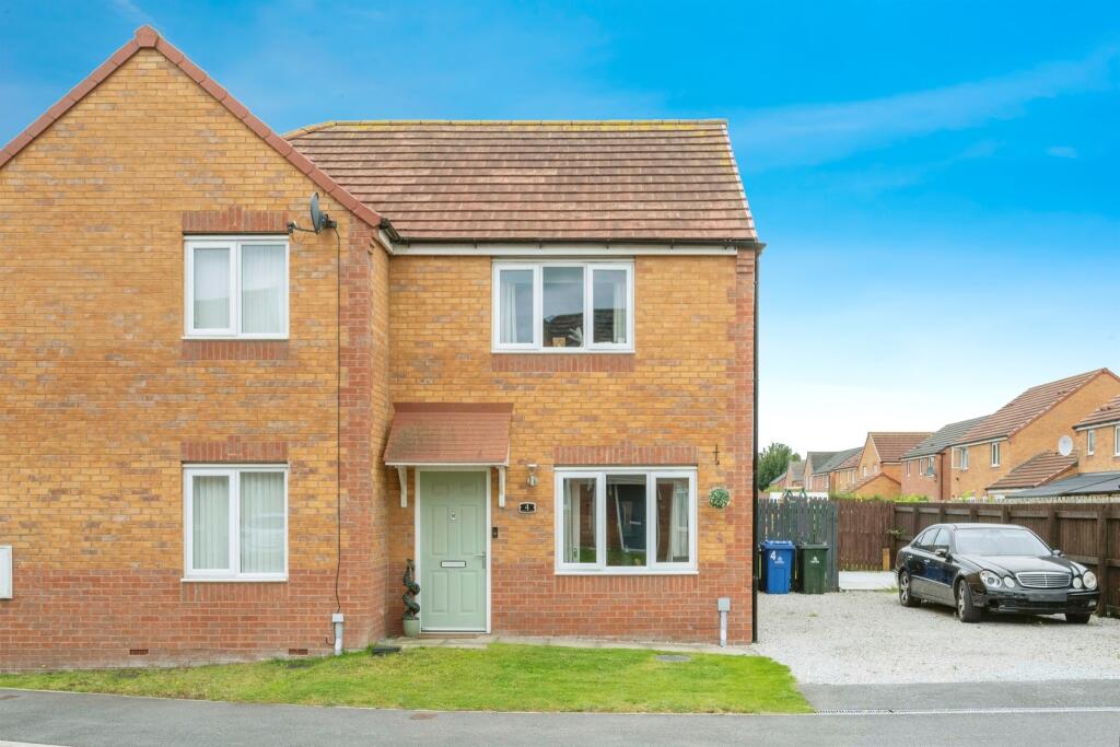 2 bedroom semidetached house for sale in Sharleston Drive, Stainforth
