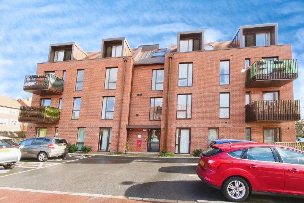 1 bedroom apartment for sale in Haxby Road, New Earswick, York, YO32