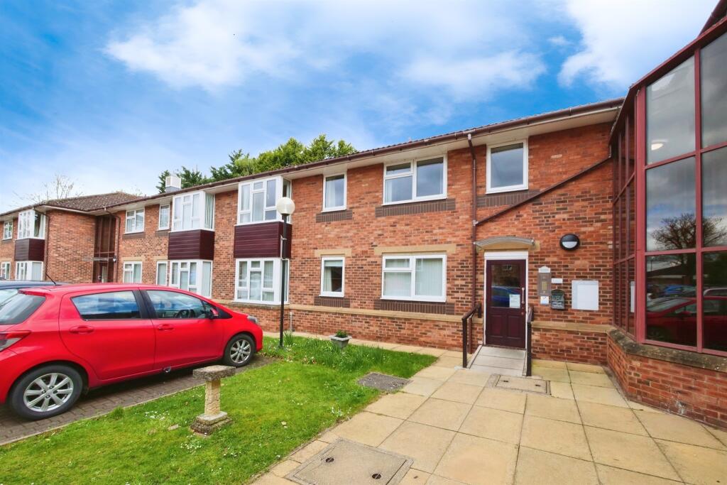 2 bedroom apartment for sale in Wyre Mews, York, YO32