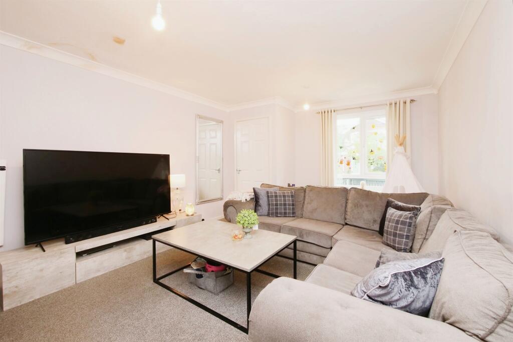 2 bedroom terraced house for sale in Gregory Close, Skelton, York, YO30