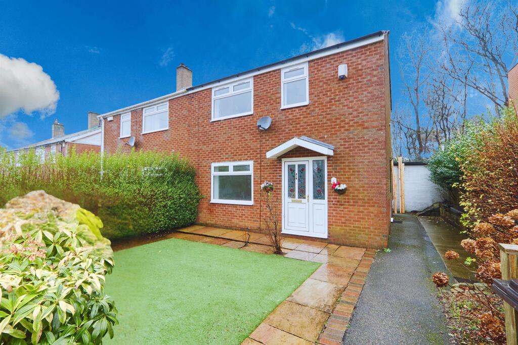 Main image of property: Tinshill Mount, Leeds
