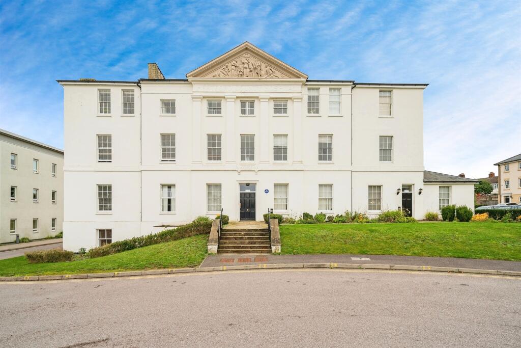2 bedroom apartment for sale in North Road, Hertford, SG14