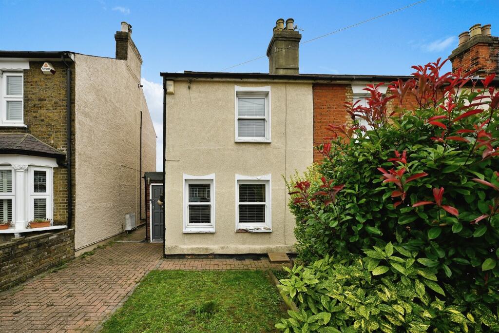 2 bedroom character property for sale in Stanstead Road, Hoddesdon, EN11