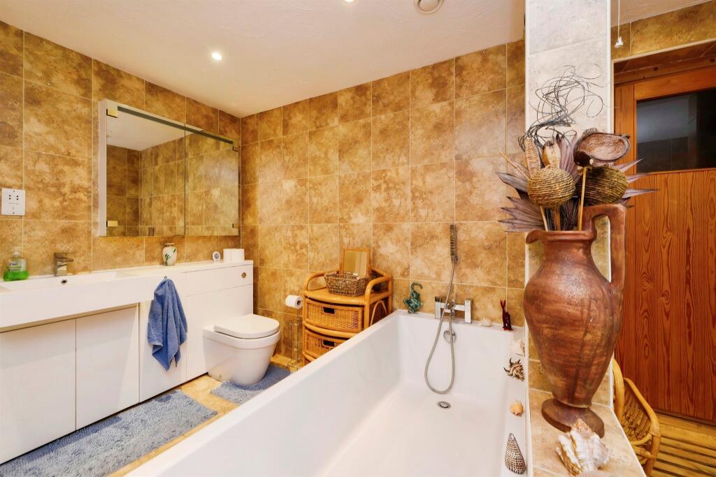 Additional property image - Hamlet Hill, Roydon, Harlow