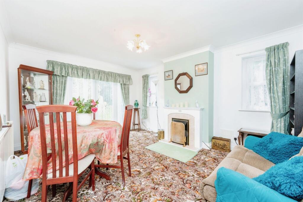 Additional property image - Parkfields, Roydon, Harlow